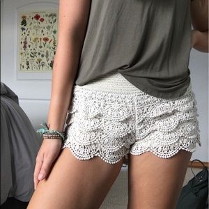 ivory lacey shorts! ✨